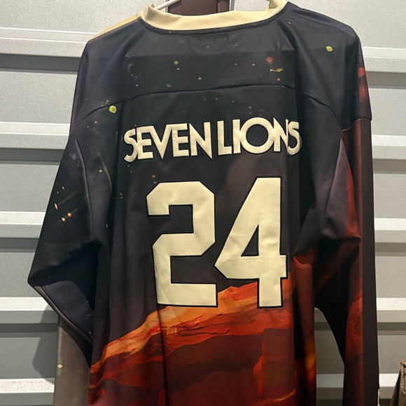 Seven Lions Graphic Long Sleeve Shirt - Picture 3 of 4